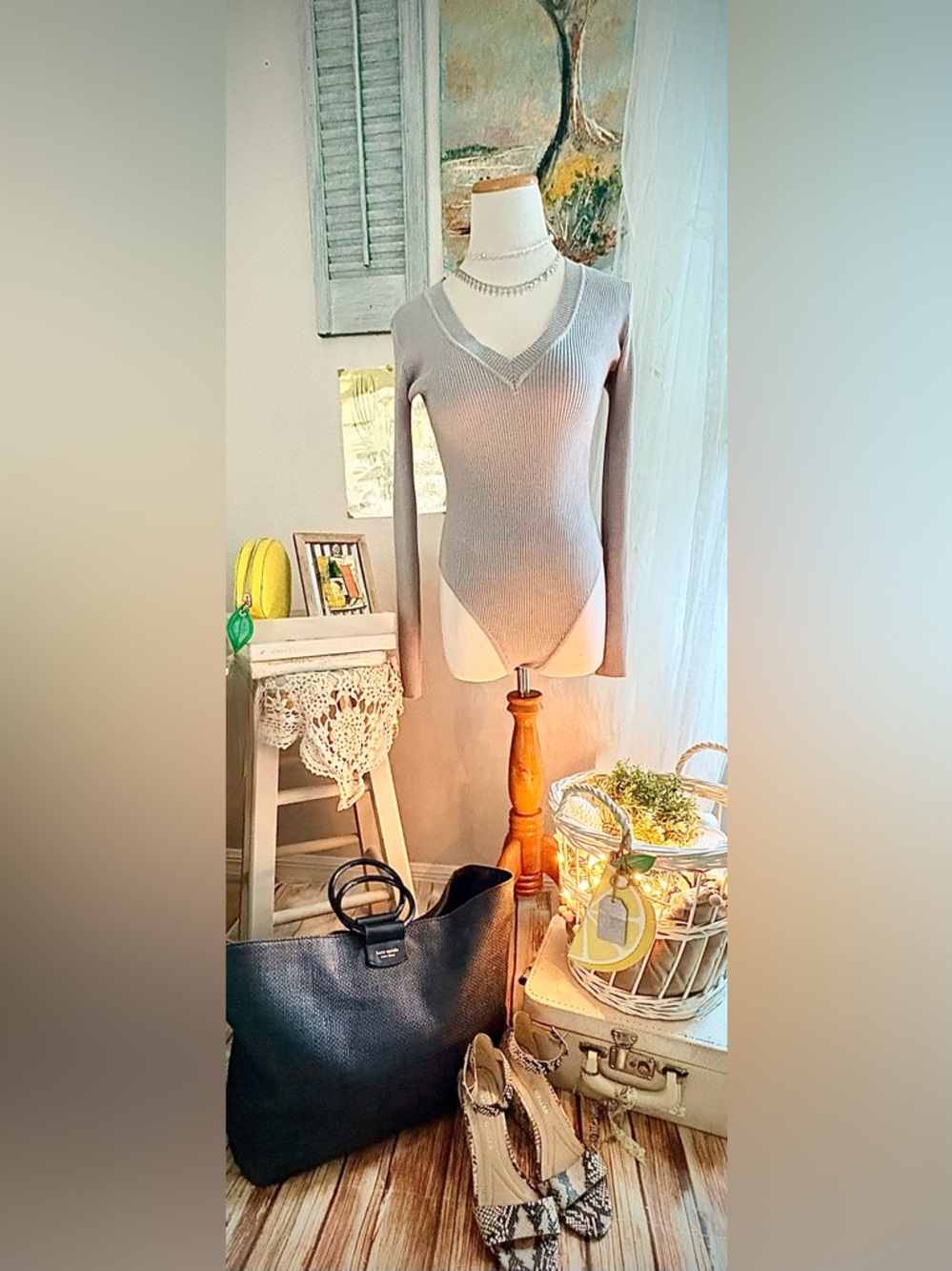 Missguided Gray V‑Neck Long Sleeve Ribbed Bodysuit